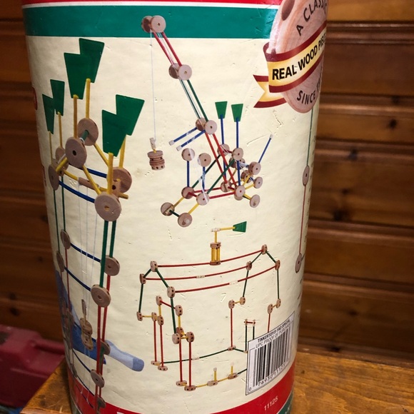 FAO SCHWARZ TINKERTOY CONSTRUCTION SET - Picture 2 of 4